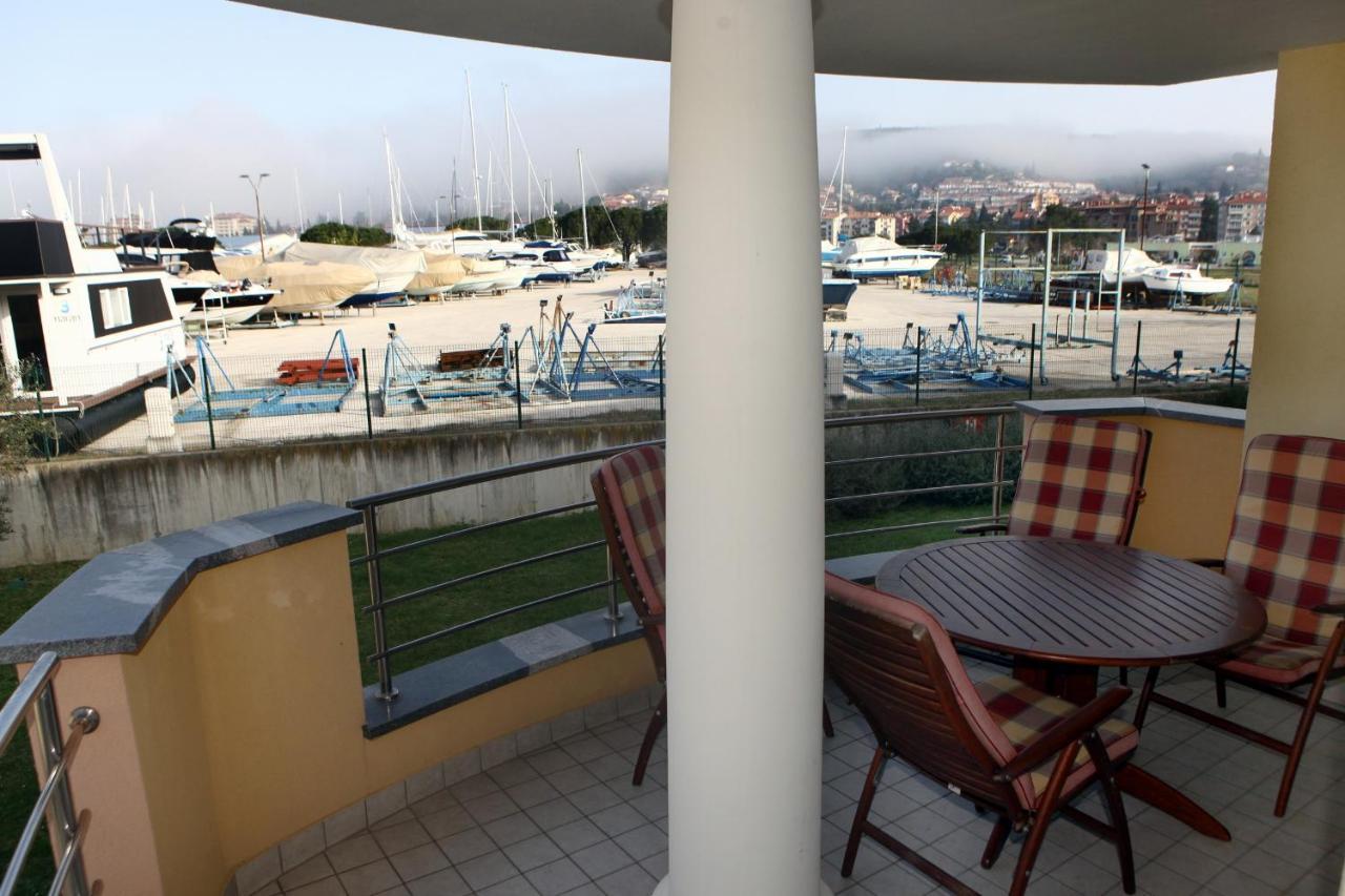 Garbin 711 Marina Portoroz Apartman Kültér fotó